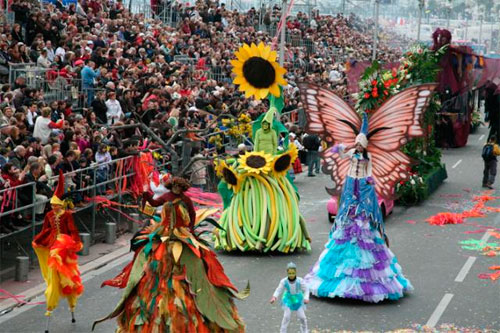 Ежегодный карнавал в Ницце на Лазурном берегу